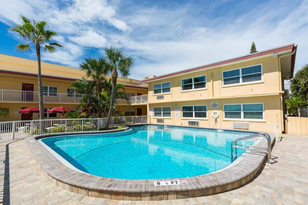 #212 Surf Song Resort St. Pete Beach Bagian luar foto
