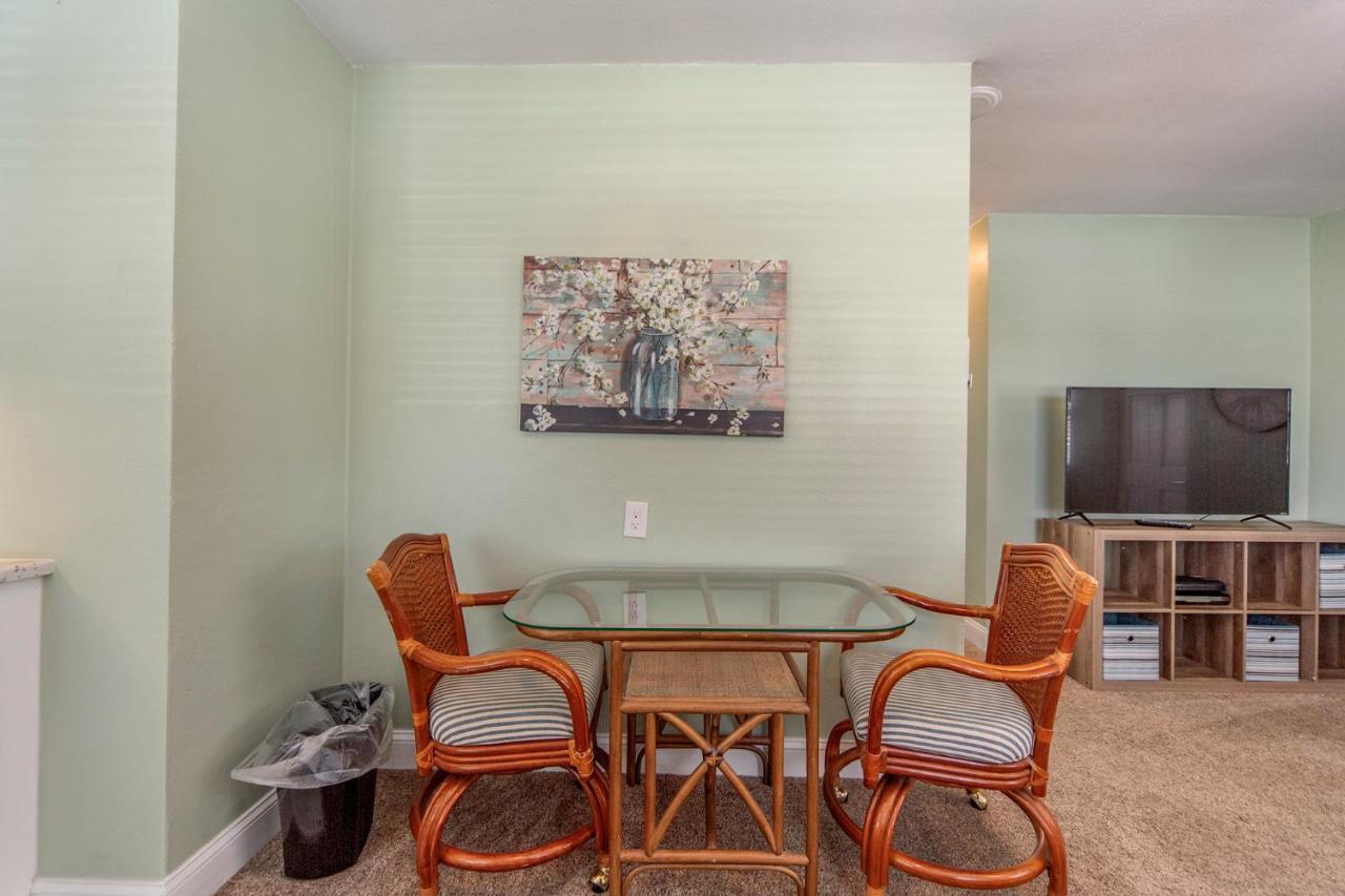 #212 Surf Song Resort St. Pete Beach Bagian luar foto