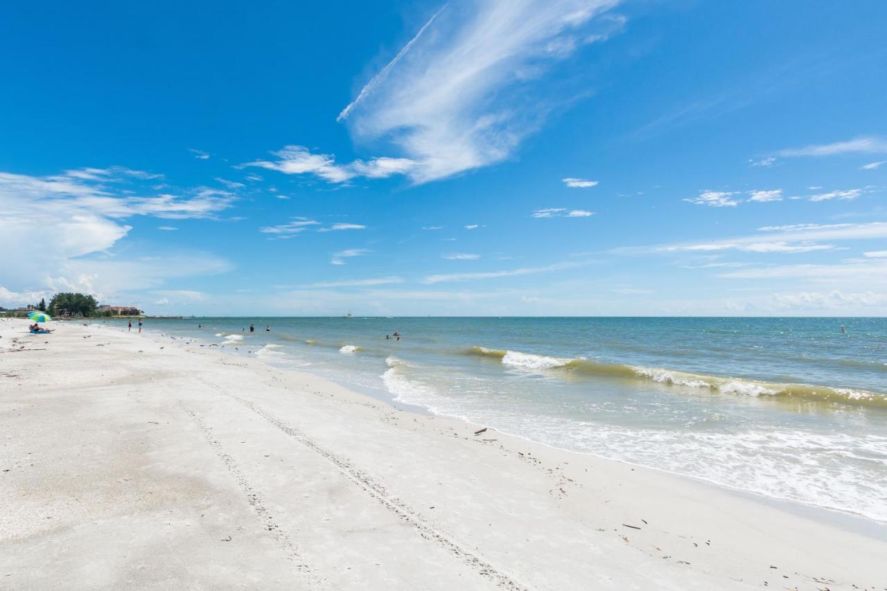 #212 Surf Song Resort St. Pete Beach Bagian luar foto