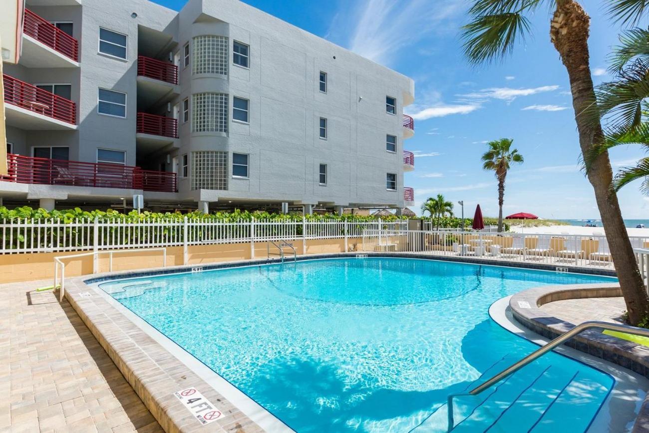 #212 Surf Song Resort St. Pete Beach Bagian luar foto